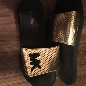 Michael Kors SLIP ON SANDAL